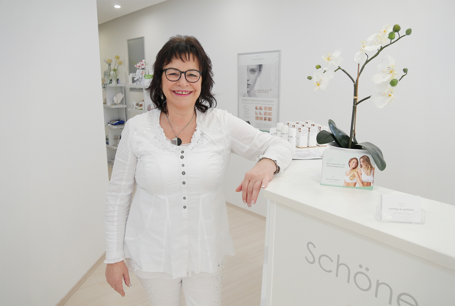 Anita Roth